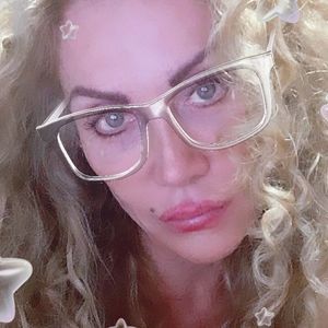 Meet your Posher, Venus